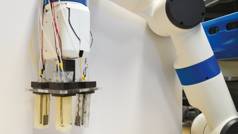 This soft robotic gripper can screw in your light bulbs for you