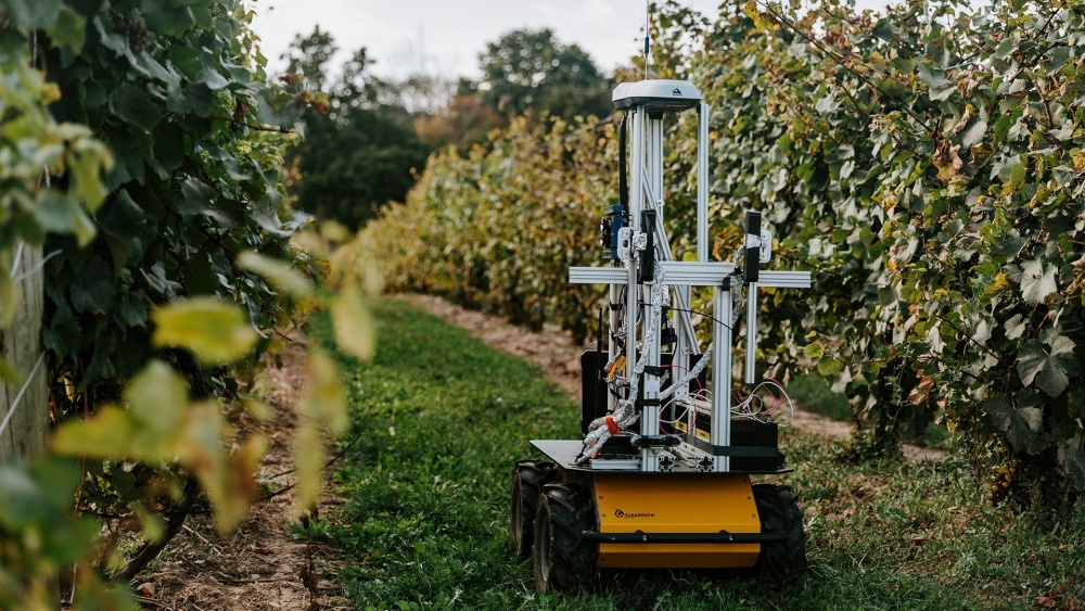 Innovative: Viticulture robot for the cultivation of steep slopes -  Moselle, France